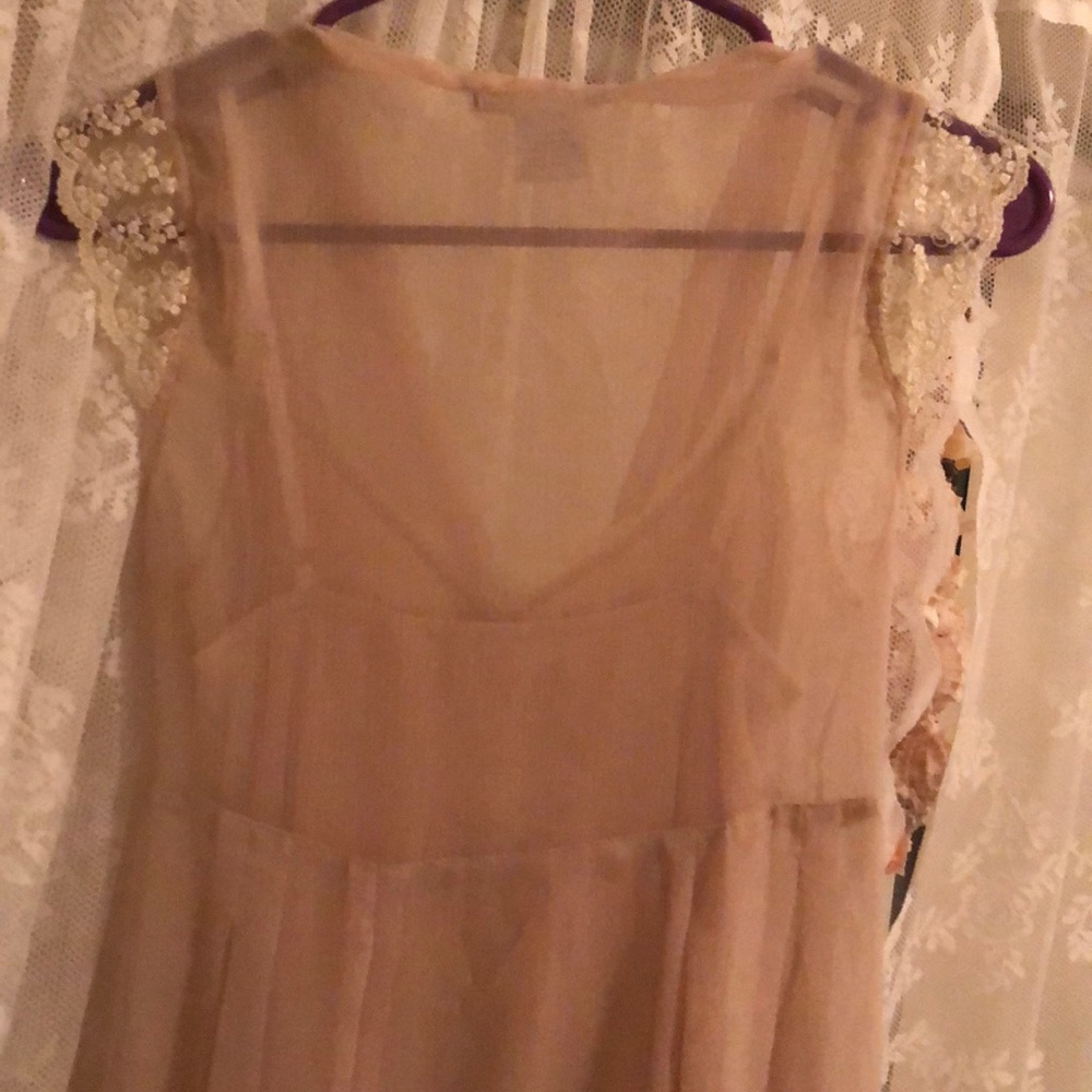 Elegant lace dress - Picture 4 of 4